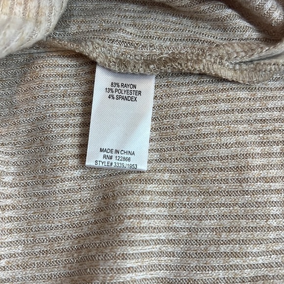 Status by Chenault Oatmeal Cowl Neck Sweater Size small - Picture 6 of 8